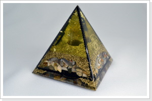 kleine Orgon Pyramide - Citrin (Yellow)