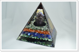 Gro&szlig;e Orgon Pyramide - Amethyst